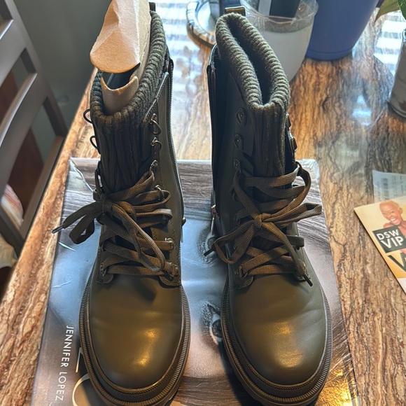 Jennifer Lopez Green Ankle Booties with Lace-Up Design - Picture 1 of 4